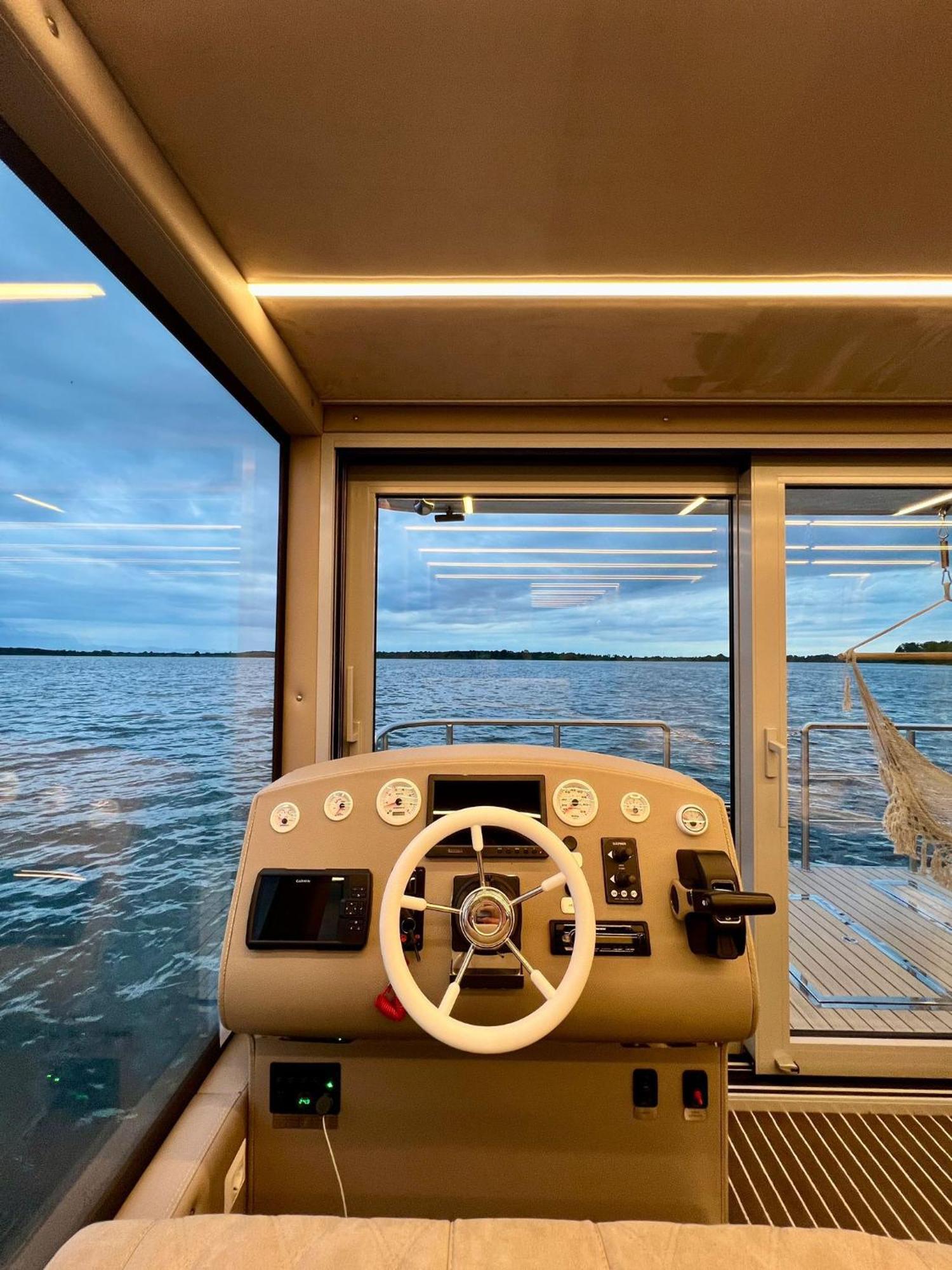 Отель Nena Hausboot Берлин Экстерьер фото